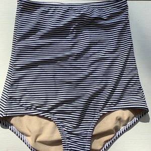 June loop swimsuit bottoms size medium